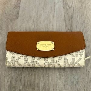 Micheal Kors Wallet